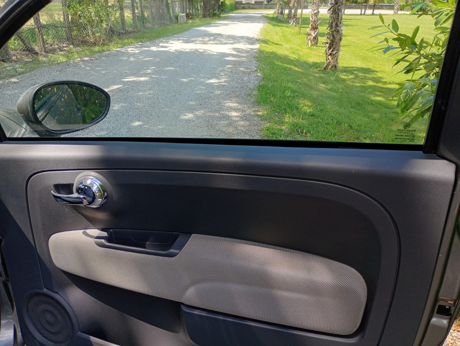 
								Fiat 500 con tetto panoramico full									