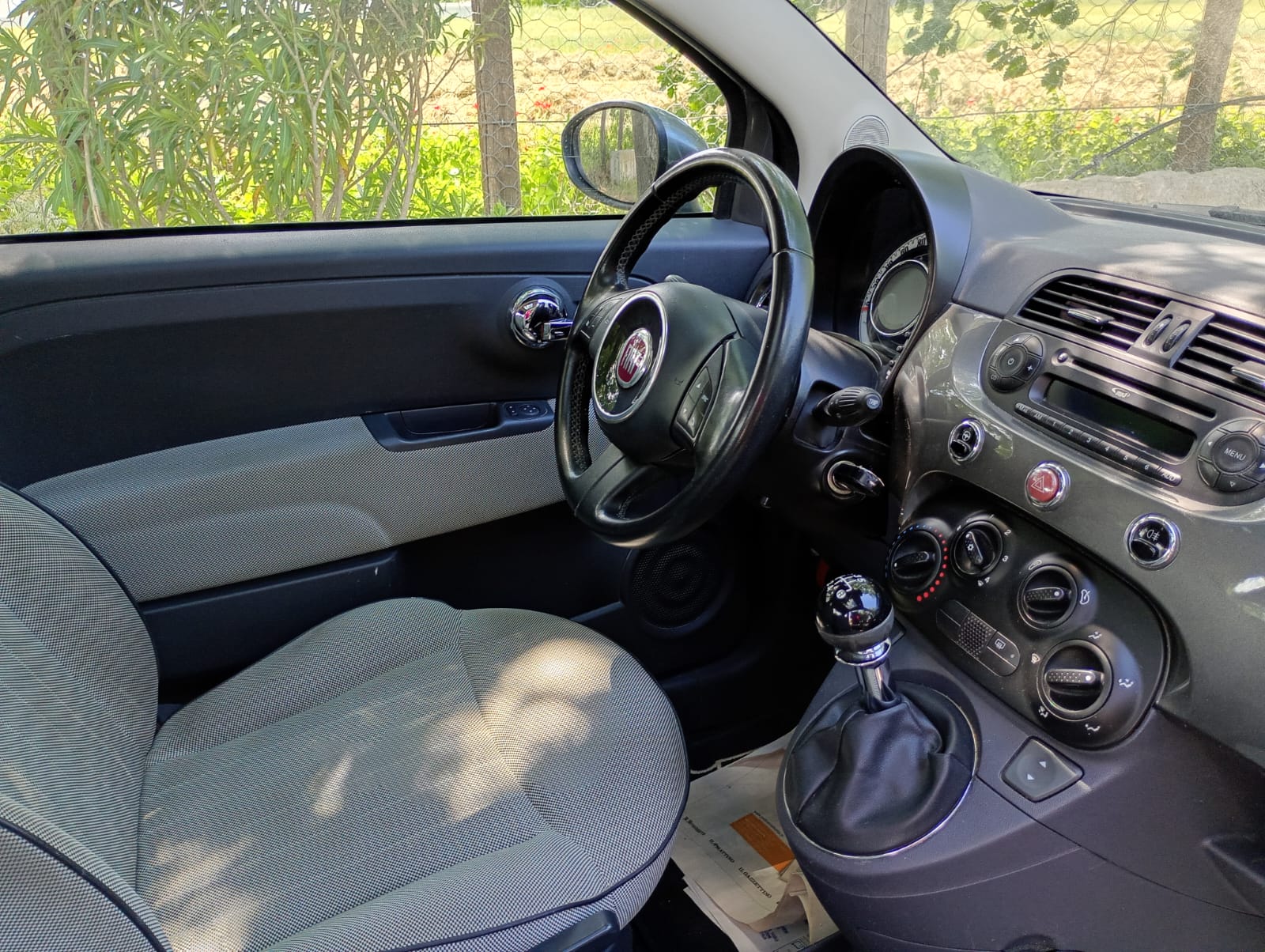 
								Fiat 500 con tetto panoramico full									