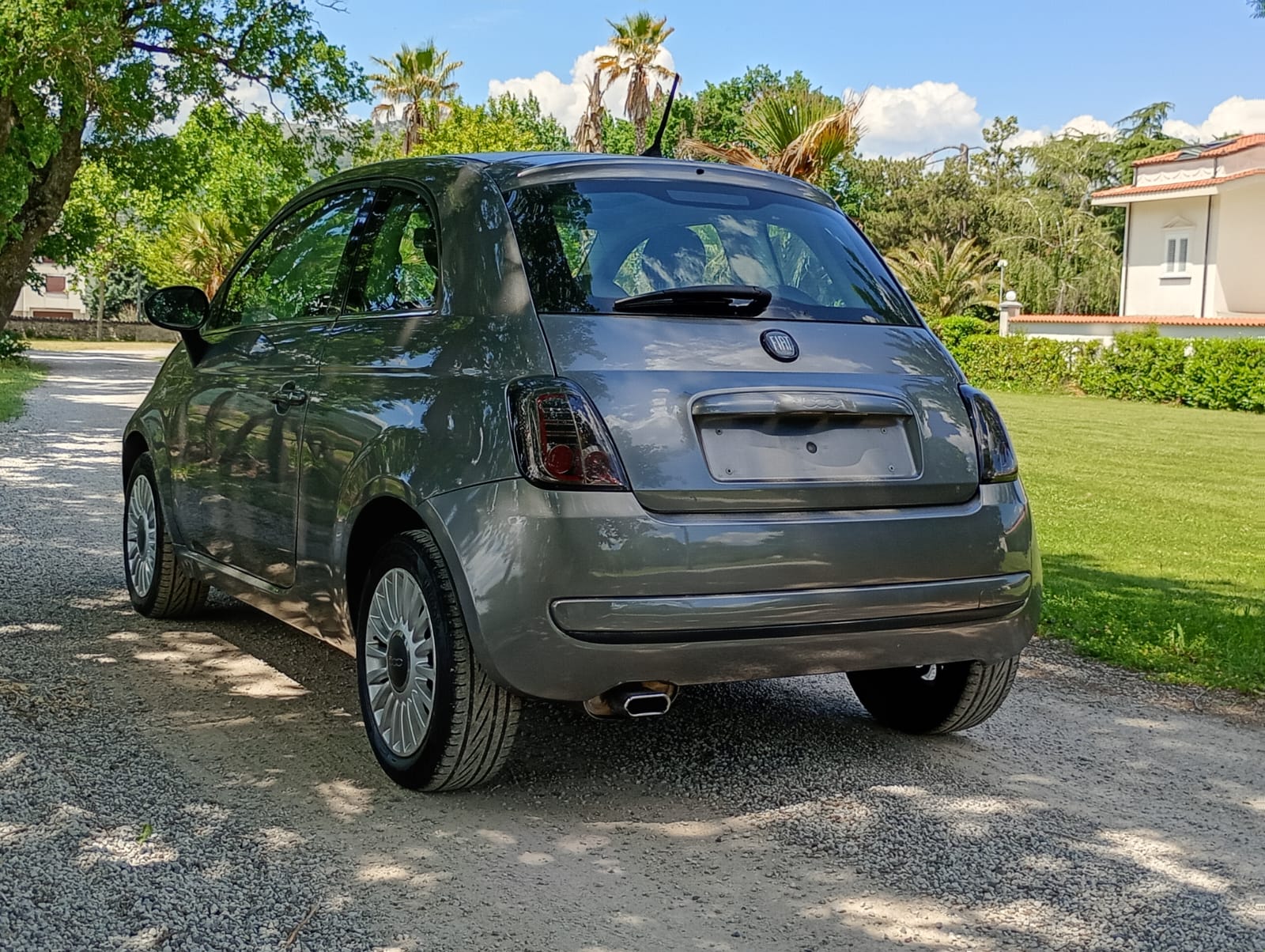 
								Fiat 500 con tetto panoramico full									