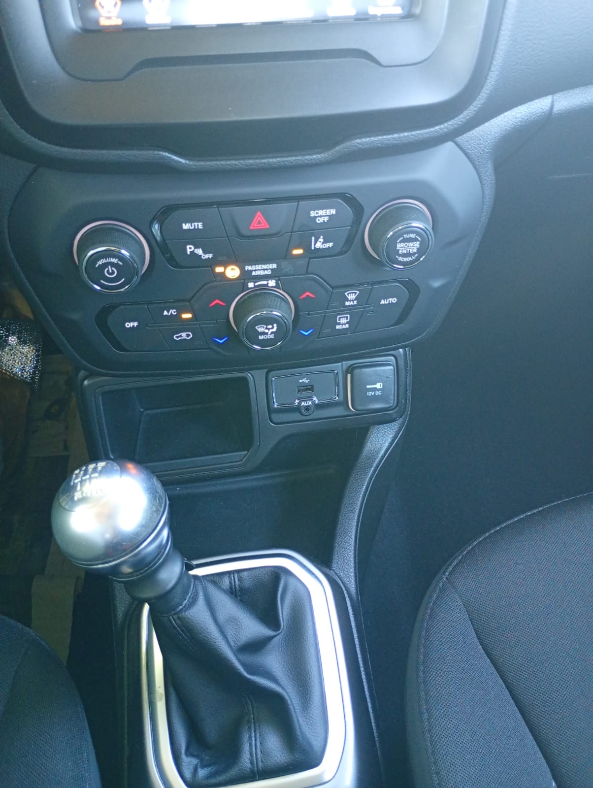 
								Jeep Renegade 1.6 diesel full									