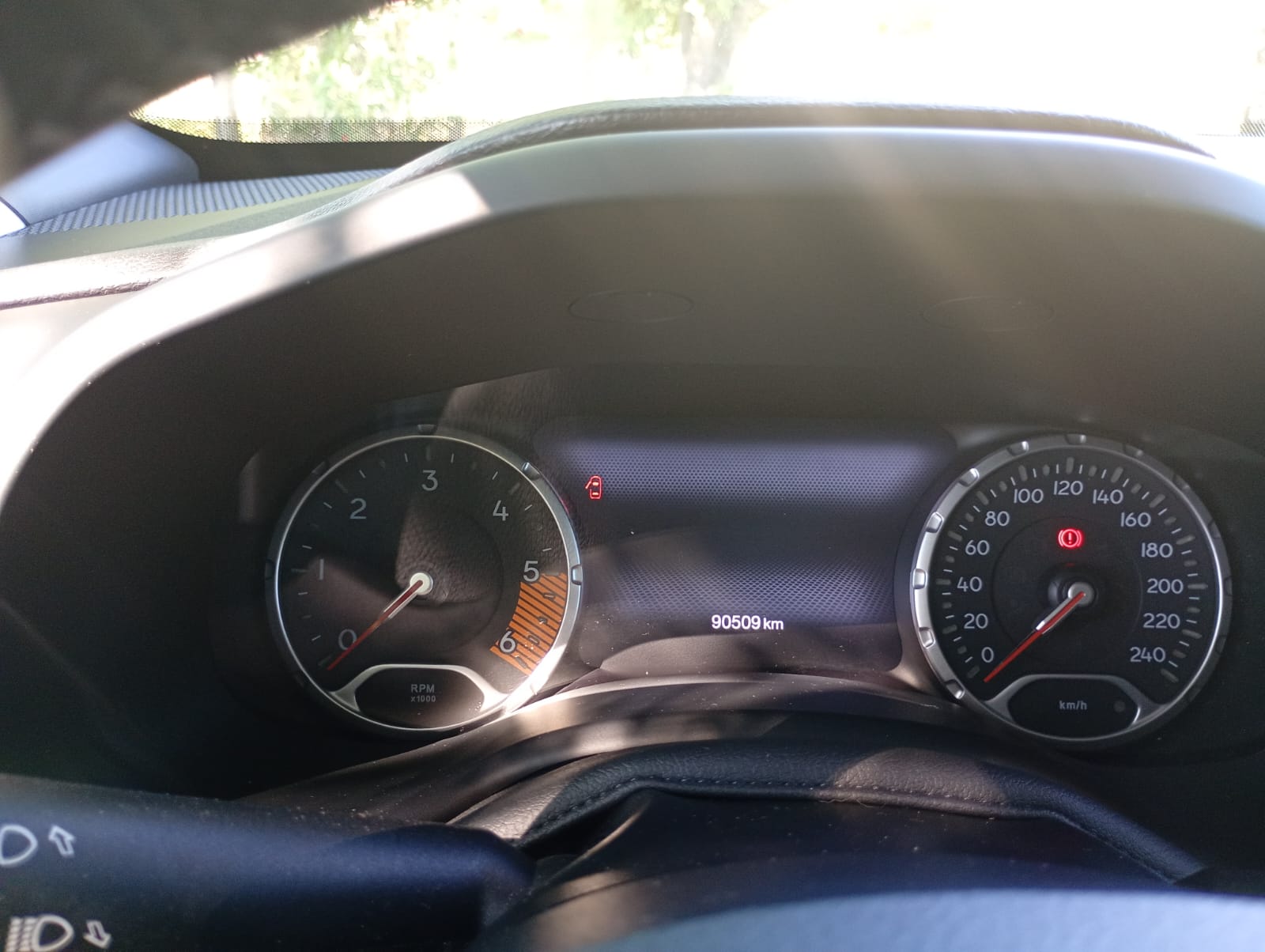 
								Jeep Renegade 1.6 diesel full									